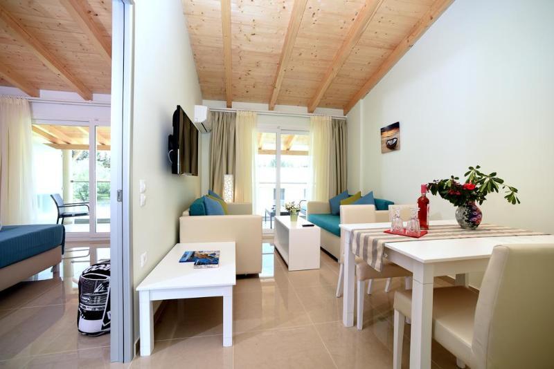 Palapart Gikas Suites And Studios Gouvia Exterior photo